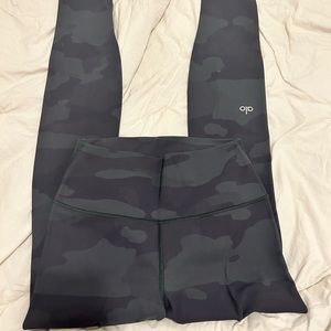ALO leggings